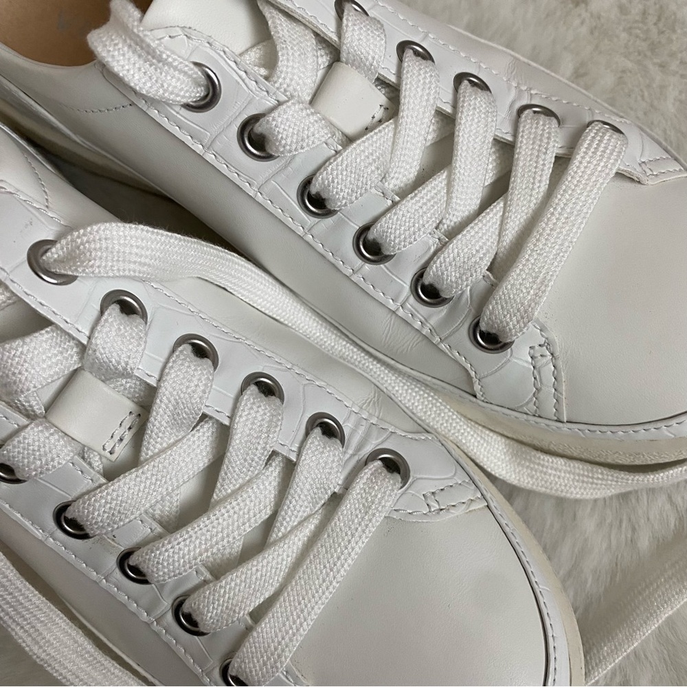 VIONIC Winny White Leather Croc-Embossed Comfort Sneakers | 6.5 - Picture 8 of 9